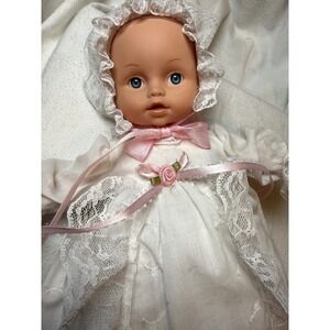 Vintage 1997 Cititoy Baby Doll White‎ Lace Bonnet Dress Pink Bow Cute Toy